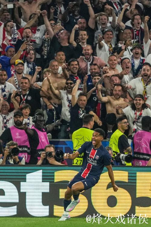 欧冠-拉莫斯关键进球马尤卢建功 巴黎圣日耳曼2-1力克巴萨 欧冠-拉莫斯关键进球马尤卢建功 巴黎圣日耳曼2-1力克巴萨